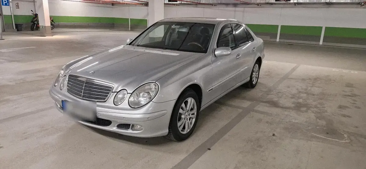 Gebraucht Mercedes E220 150 PS (110 kW) 2005 Silber Limousine