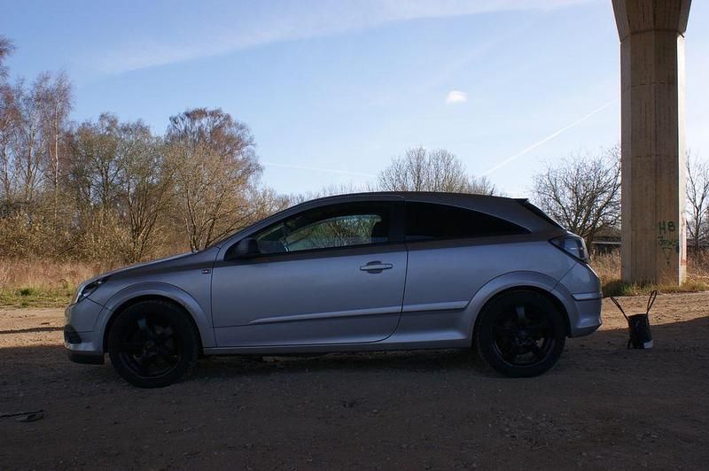 Gebraucht Opel Astra GTC 125 PS (91 kW) 2005 Silber Limousine