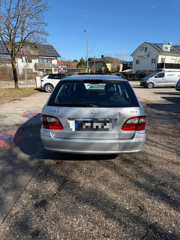 Gebraucht Mercedes E320 224 PS (164 kW) 2005 Grau Kombi