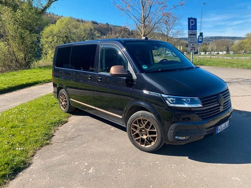 Second-hand VW Multivan Generation Six 205 CP (150 kW) 2020 Negru Monovolum