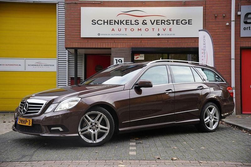 Braun Gebraucht 2011 Mercedes E350 Avantgarde Kombi | 6.395 € - Bild 1/4
