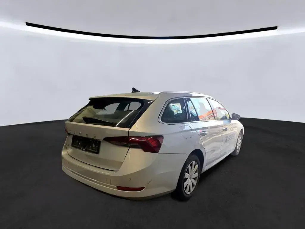 Gebraucht Skoda Octavia Style 150 PS (110 kW) 2021 Stribrna brilliant/ brilliants Kombi