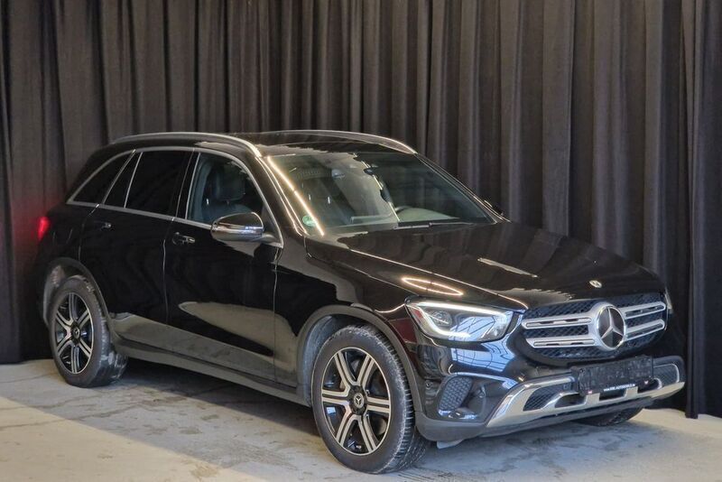 Schwarz Gebraucht 2019 Mercedes GLC400d AMG SUV | 38.900 € (Teuer) - Bild 1/3