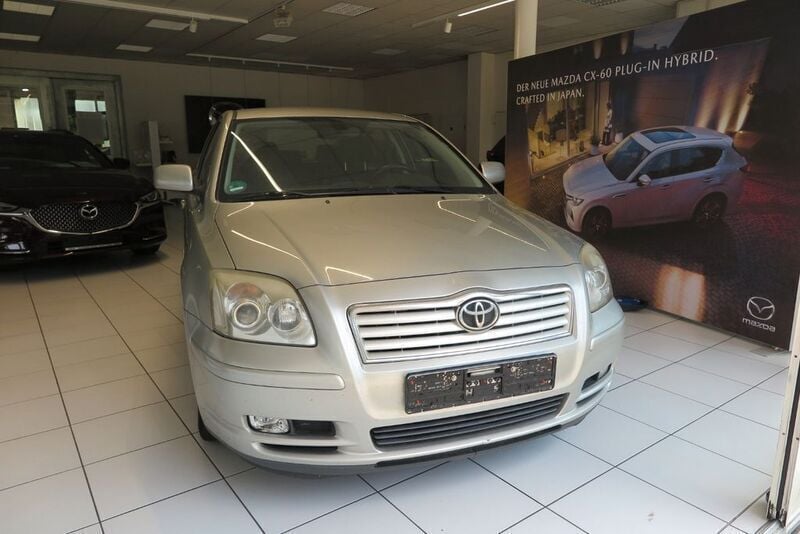 Silber Gebraucht 2005 Toyota Avensis Executive Limousine | 4.450 € (Etwas zu teuer) - Bild 1/4