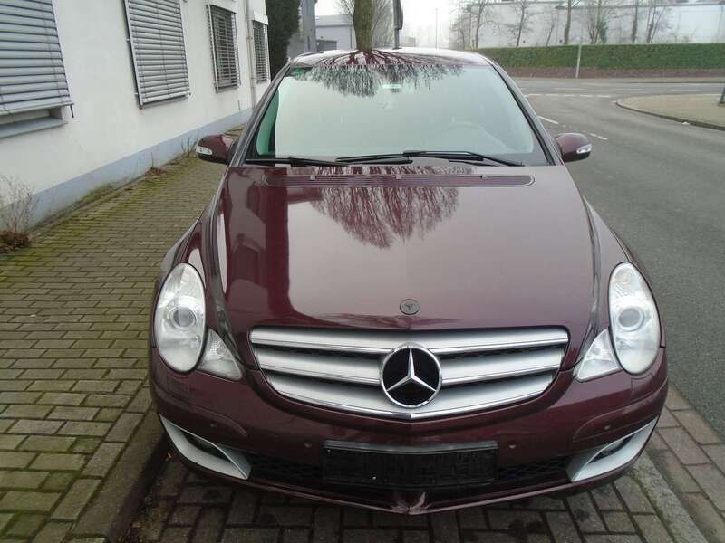 Braun Gebraucht 2007 Mercedes R320 Van / Kleinbus | 3.000 € (Superpreis) - Bild 1/4