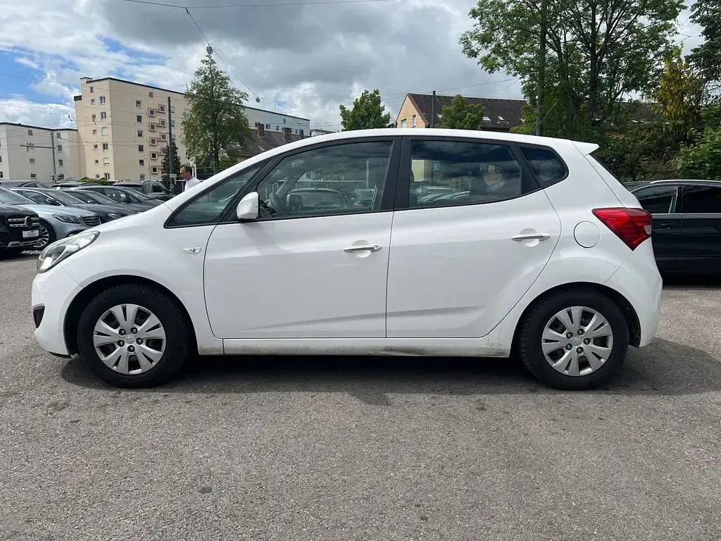 Gebraucht Hyundai ix20 Classic 90 PS (66 kW) 2012 Weiß Kleinwagen