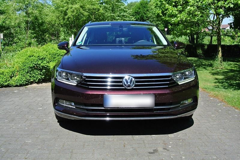 Gebraucht VW Passat Highline 150 PS (110 kW) 2016 Rot Kombi