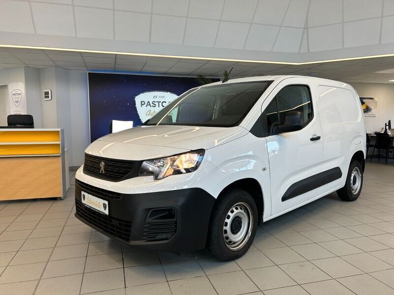 Weiß Gebraucht 2021 Peugeot Partner Van / Kleinbus | 12.100 € (Guter Preis) - Bild 1/4