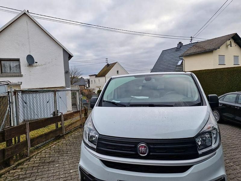 Gebraucht Fiat Talento 124 PS (91 kW) 2017 Weiß Van / Kleinbus