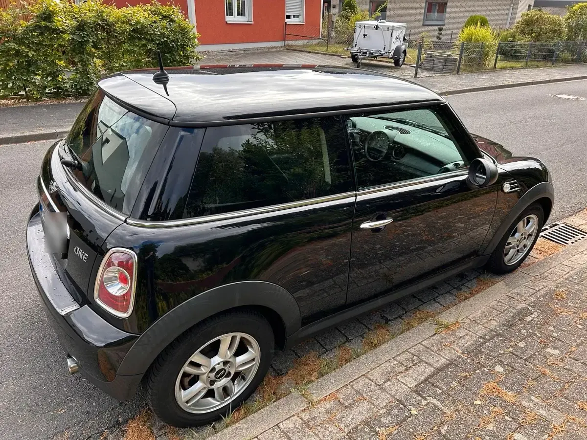 Gebraucht Mini ONE 75 PS (55 kW) 2012 Schwarz Kleinwagen