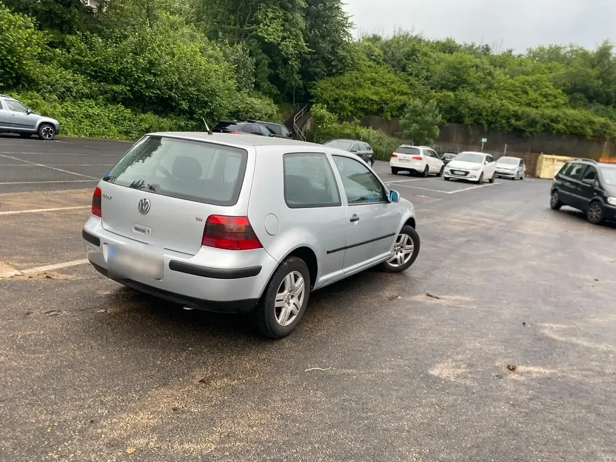 Gebraucht VW Golf IV 101 PS (74 kW) 2002 Silber Kleinwagen