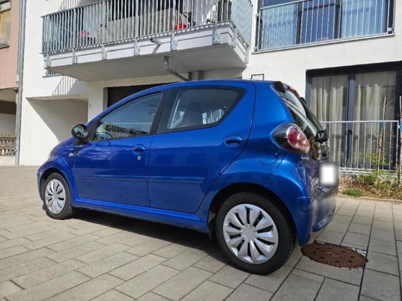Gebraucht Toyota Aygo 65 PS (47 kW) 2009 Blau Kleinwagen