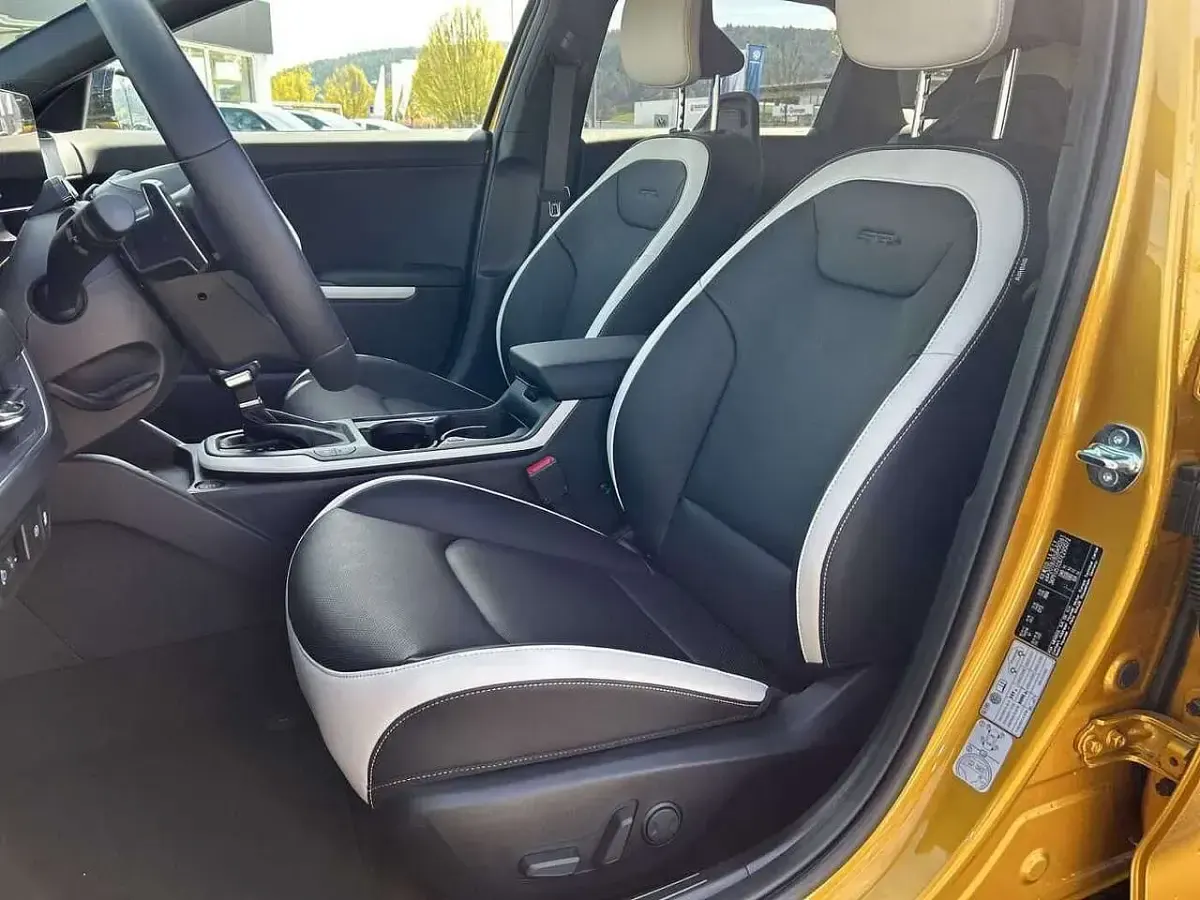 Gebraucht Kia K4 GT-Line 179 PS (131 kW) 2025 Sparkling yellow Limousine