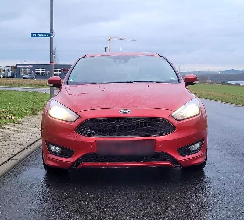 Gebraucht Ford Focus ST-Line 182 PS (133 kW) 2018 Rot Limousine