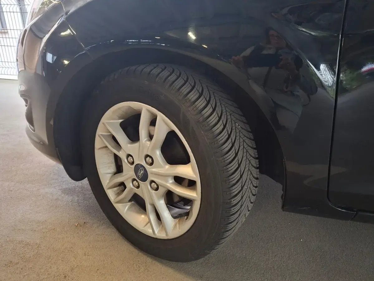 Gebraucht Ford Fiesta Titanium 101 PS (74 kW) 2016 Schwarz Kleinwagen