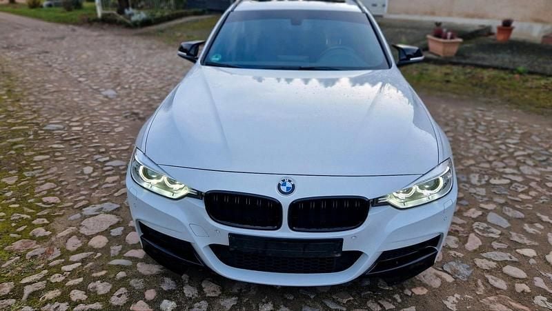 Weiß Gebraucht 2015 BMW 320 Comfort Edition Kombi | 19.200 € (Fairer Preis) - Bild 1/4
