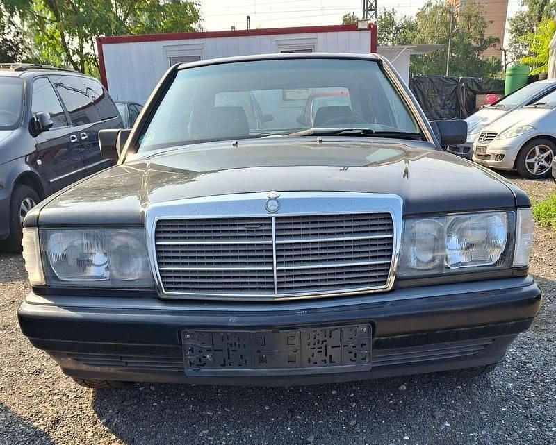 Schwarz Gebraucht 1990 Mercedes 190 Sportline Limousine | 1.750 € - Bild 1/4