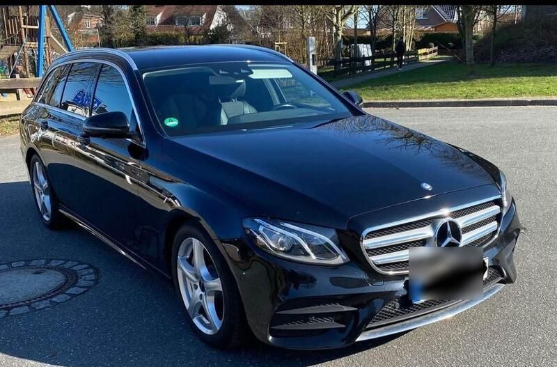 Schwarz Gebraucht 2017 Mercedes E350 Kombi | 21.900 € (Fairer Preis) - Bild 1/4