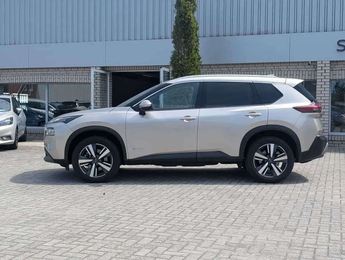 Gebraucht Nissan X-Trail N-Connecta 213 PS (156 kW) 2024 Champagner silber SUV