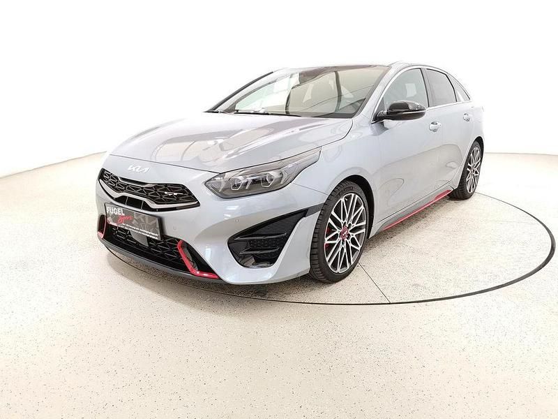 Gebraucht Kia ProCeed GT 204 PS (150 kW) 2021 Lunarsilber met. Kleinwagen