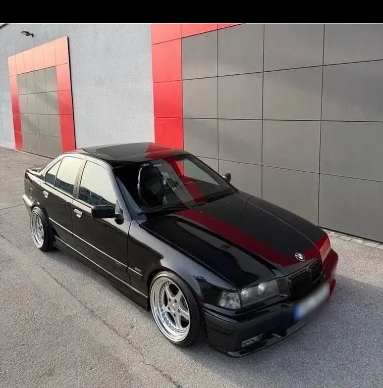 Gebraucht BMW 323 M Sport 170 PS (125 kW) 1997 Schwarz Limousine