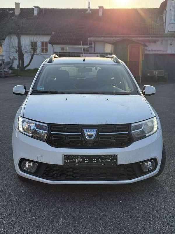 Gebraucht Dacia Logan Comfort 90 PS (66 kW) 2018 Gletscherweiss Kombi