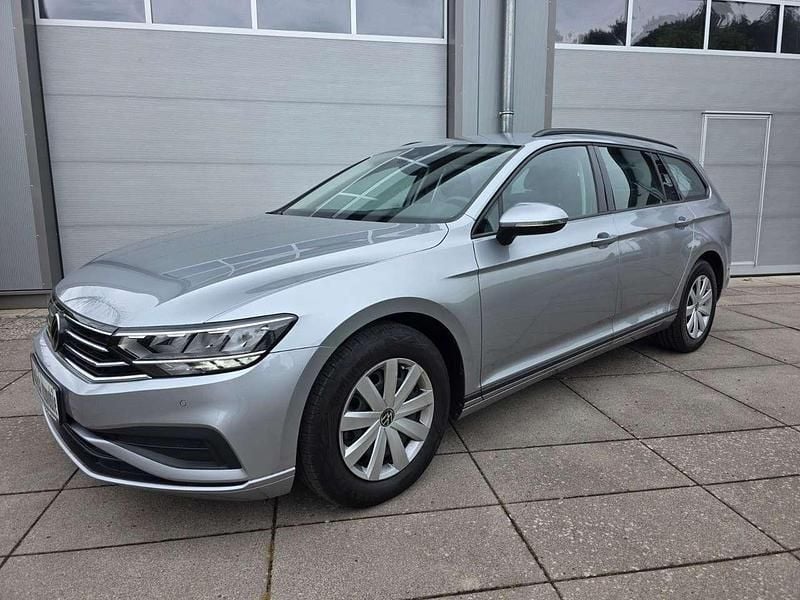 Pyrit silber Gebraucht 2022 VW Passat Kombi | 23.990 € (Fairer Preis) - Bild 1/4