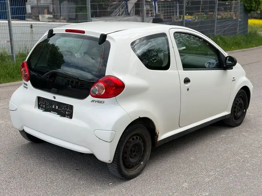Gebraucht Toyota Aygo City 68 PS (50 kW) 2007 Weiß Kleinwagen