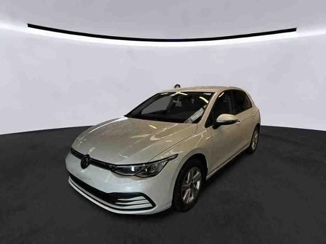 Gebraucht VW Golf VIII Life 116 PS (85 kW) 2023 Oryxweiß perlmutteffekt Limousine