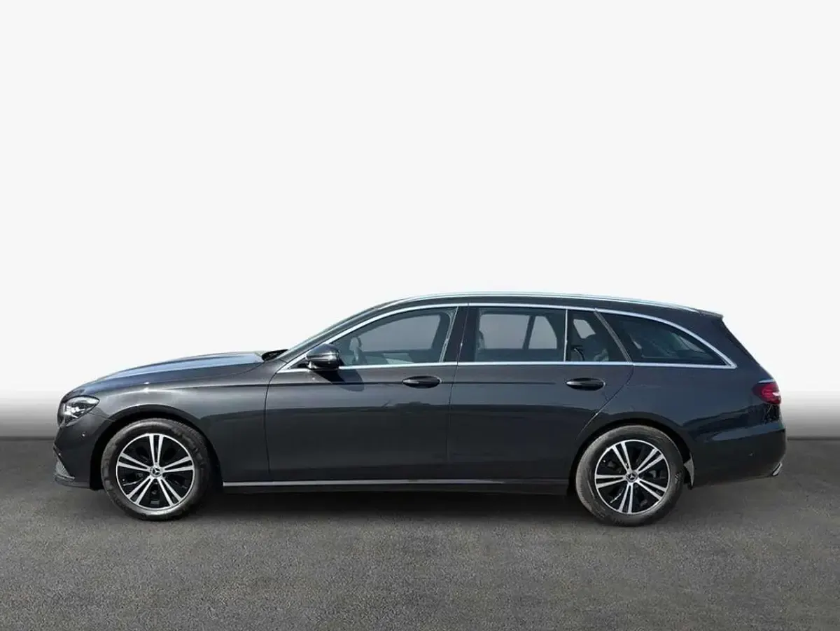 Gebraucht Mercedes E220 Avantgarde 200 PS (147 kW) 2023 Graphitgrau metallic Kombi