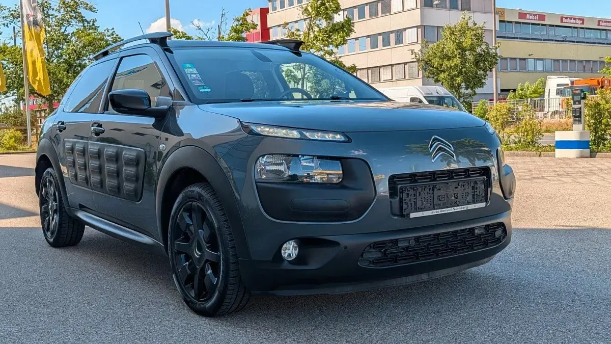Gebraucht Citroën C4 Shine 110 PS (80 kW) 2016 Grau SUV