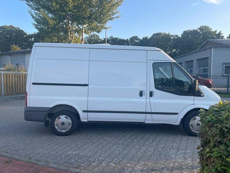 Second-hand Ford Transit 101 CP (74 kW) 2013 Alb Monovolum