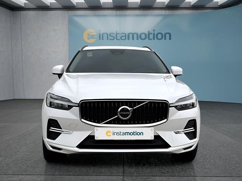 Gebraucht Volvo XC60 Core 250 PS (183 kW) 2024 Weiß SUV