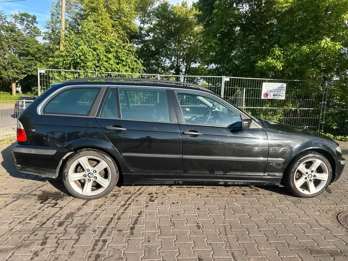 Second-hand BMW 320 150 CP (110 kW) 2004 Negru Break