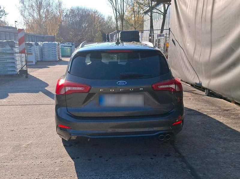 Gebraucht Ford Focus ST-Line 182 PS (133 kW) 2019 Grau Kombi