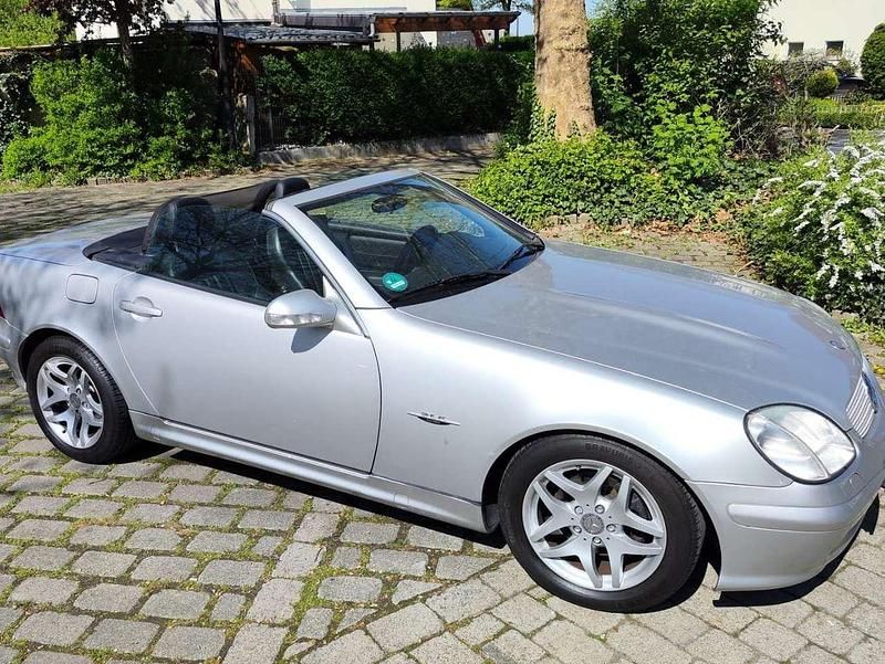 Silber Gebraucht 2003 Mercedes SLK200 Edition Cabrio | 9.800 € - Bild 1/4