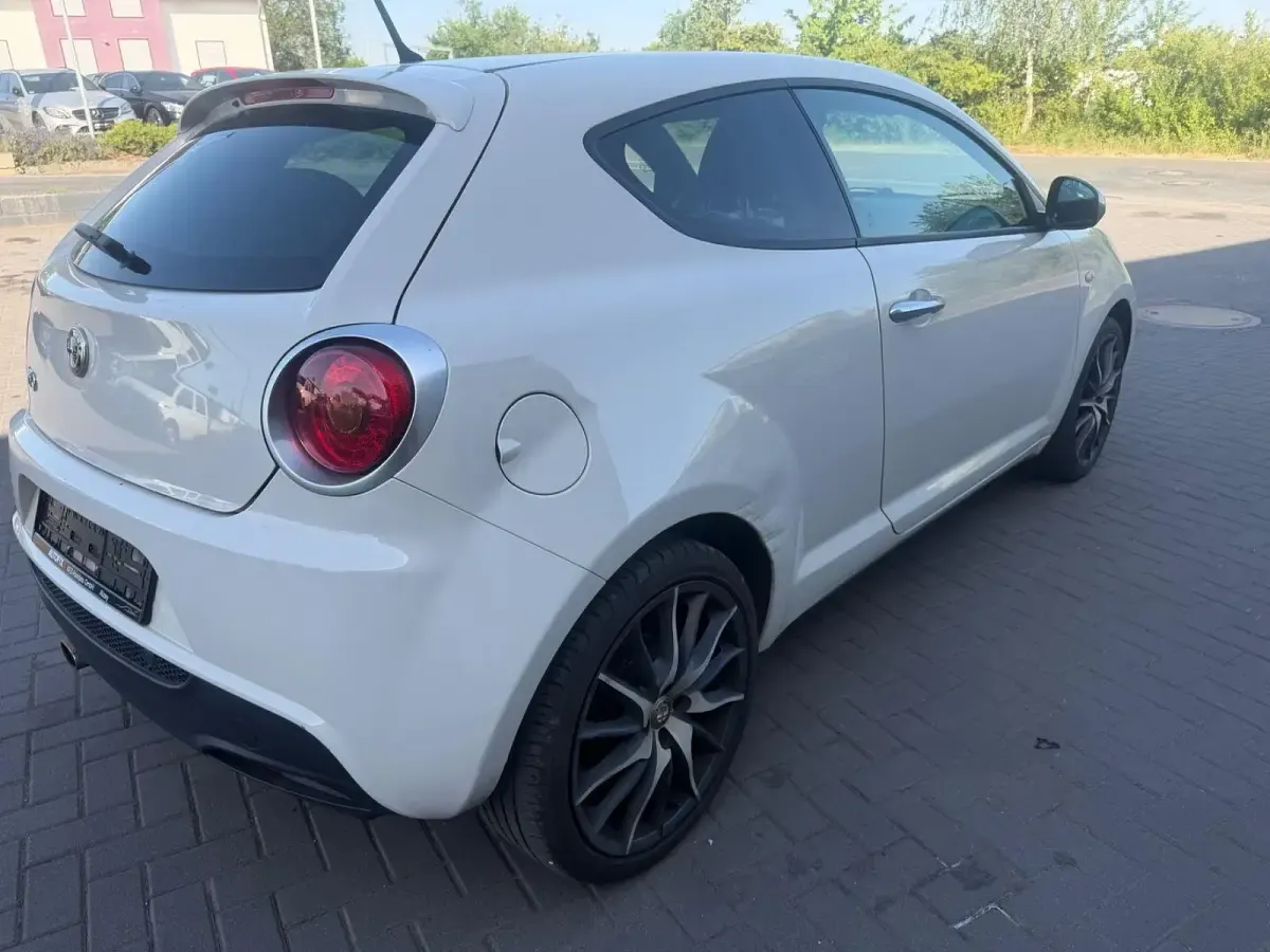 Gebraucht Alfa Romeo MiTo Turismo 105 PS (77 kW) 2013 Weiß Kleinwagen
