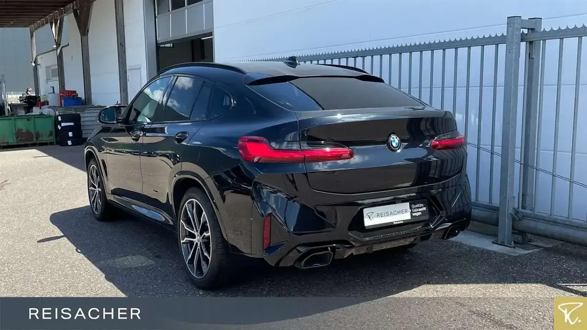 Gebraucht BMW X4 M 360 PS (264 kW) 2022 Saphirschwarz metallic SUV