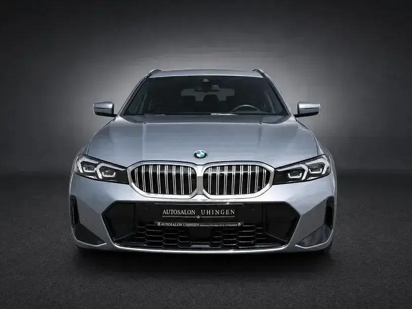 Gebraucht BMW 330 M Sport 245 PS (180 kW) 2025 Grau Kombi