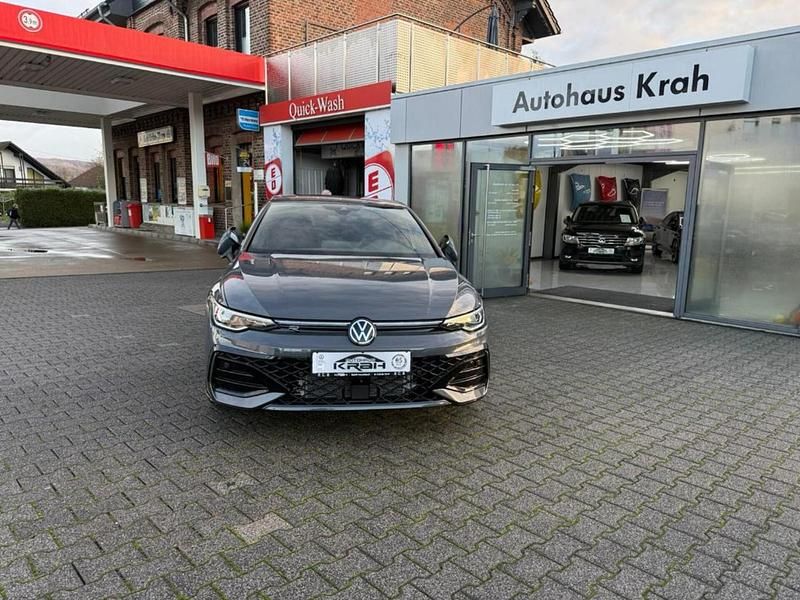Gebraucht VW Golf VIII R-line 150 PS (110 kW) 2025 Delfingrau metallic Limousine