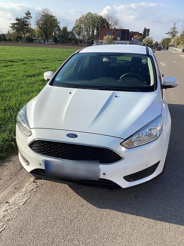 Second-hand Ford Focus Ambiente 100 CP (73 kW) 2016 Alb Break