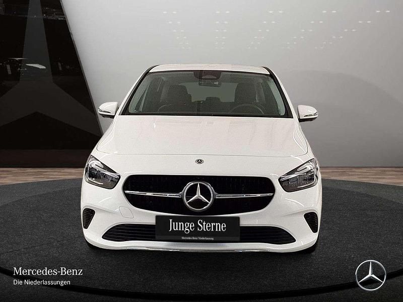 Gebraucht Mercedes B180 Advanced 136 PS (100 kW) 2024 Weiß Van / Kleinbus