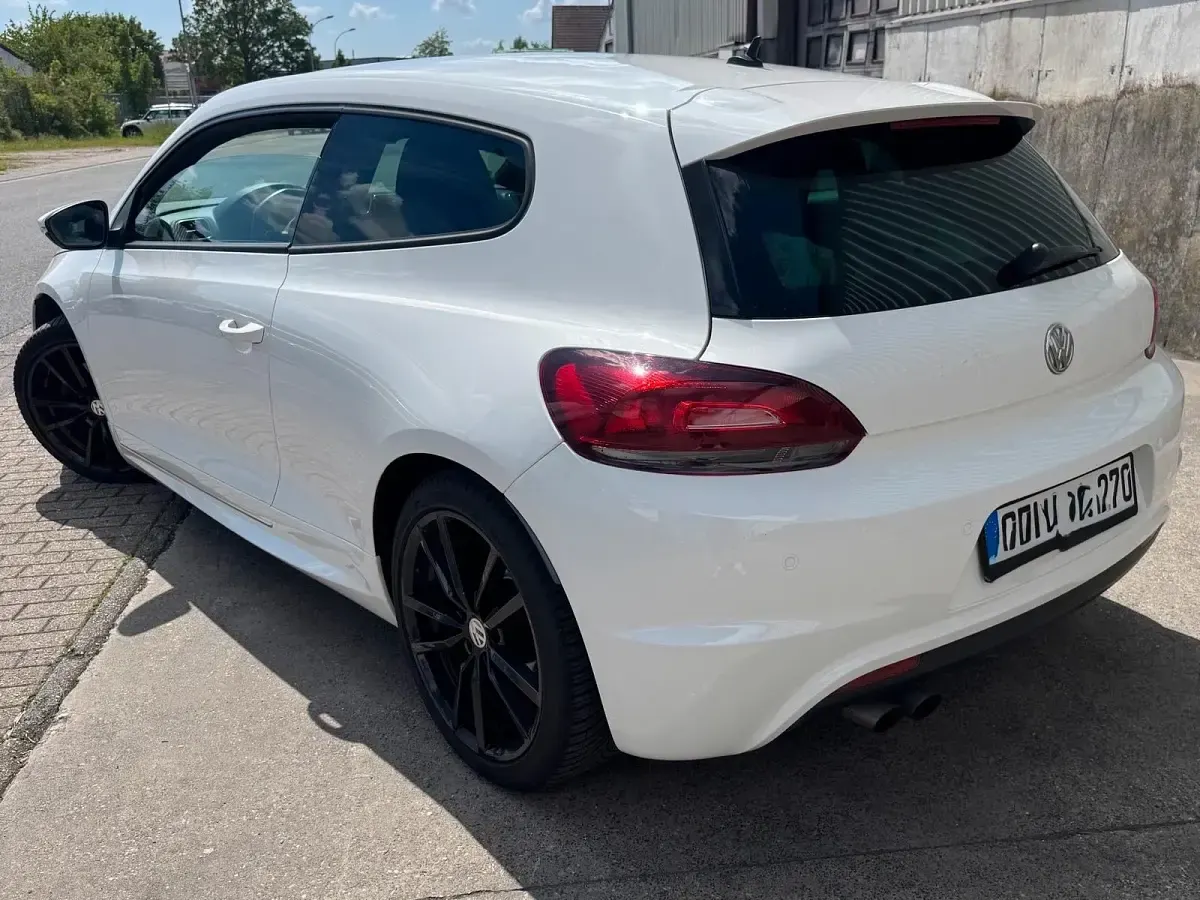 Gebraucht VW Scirocco R 160 PS (117 kW) 2009 Weiß Coupé