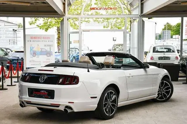 Gebraucht Ford Mustang 309 PS (227 kW) 2014 Weiß Cabrio
