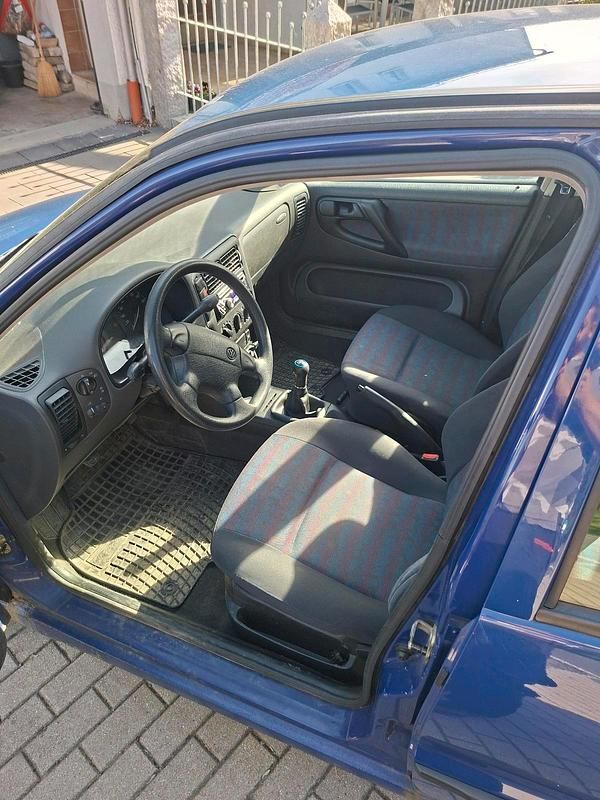 Gebraucht VW Polo 50 PS (36 kW) 1998 Blau Kleinwagen
