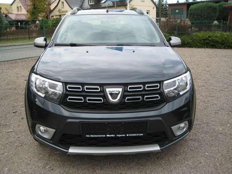 Gebraucht Dacia Logan Stepway 90 PS (66 kW) 2018 Kometengrau met. Limousine