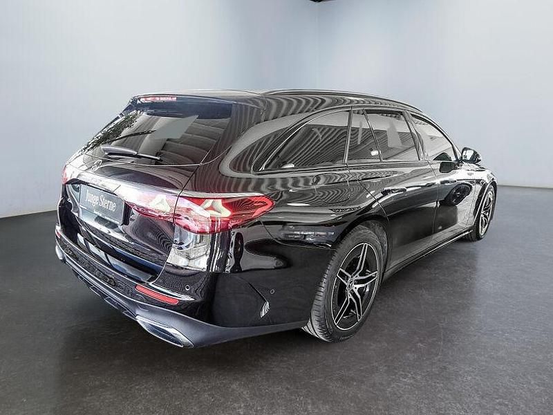 Gebraucht Mercedes E220 AMG 197 PS (144 kW) 2024 Schwarz Limousine