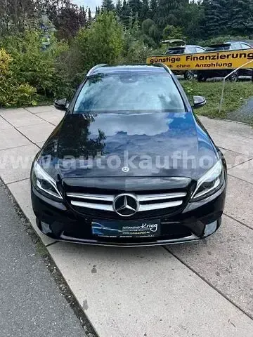 Gebraucht Mercedes C220 Avantgarde 194 PS (142 kW) 2019 Schwarz Kombi