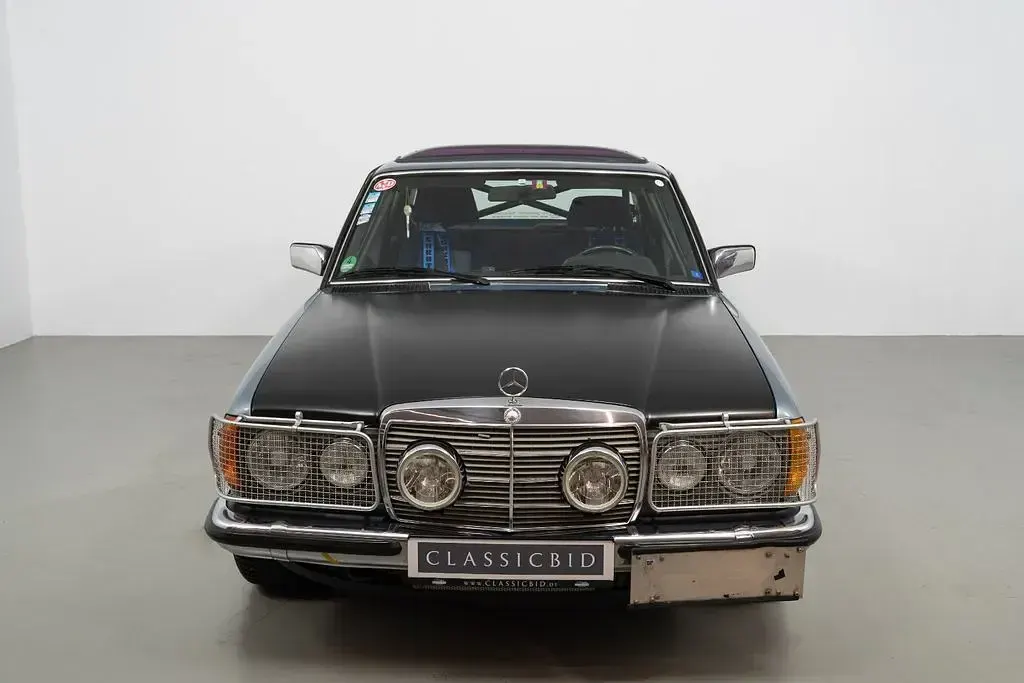 Gebraucht Mercedes 280 181 PS (133 kW) 1980 Blau Limousine