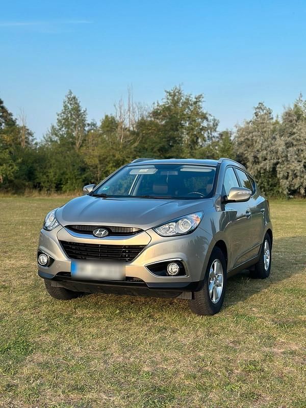 Silber Gebraucht 2010 Hyundai ix35 SUV | 8.000 € (Fairer Preis) - Bild 1/4